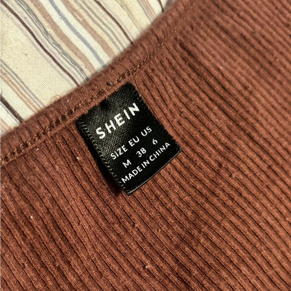 Skin tight short sleeve ribbed crop top - Picture 4 of 4